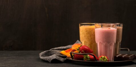 selection-milkshake-glasses-with-fruits-chocolate (1)